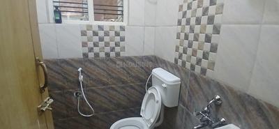 Bathroom Image of 1000 Sq.ft 2 BHK Independent House for rent in Varanasi Bengaluru for Rs. 15000