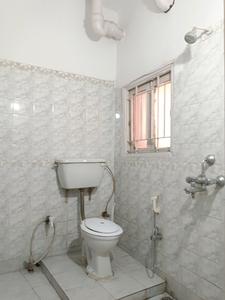Common Bathroom Image of 650 Sq.ft 2 BHK Builder Floor for sale in Lake Gardens Kolkata for Rs. 3500000