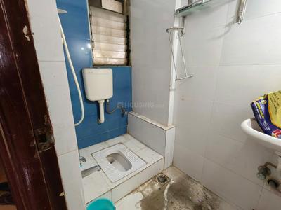 Bathroom Image of 510 Sq.ft 1 BHK Apartment / Flat for rent in Raunak Heights, Kasarvadavali Thane for Rs. 25000