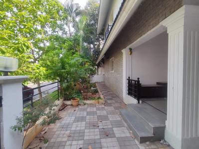 Balcony Image of 4000 Sq.ft 4 BHK Villa for rent in Vasudeva Lalitha Bloomfield, Khaja Guda Hyderabad for Rs. 100000