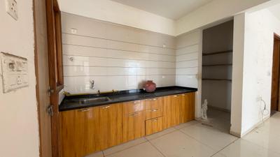 Kitchen Image of 1690 Sq.ft 3 BHK Apartment / Flat for rent in Neelkanth Signature Celestia, Tragad Ahmedabad for Rs. 22000