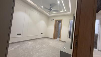 Bedroom Image of 1800 Sq.ft 3 BHK Builder Floor for sale in Vikaspuri New Delhi for Rs. 37500000