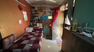 Living Room Image of 432 Sq.ft 1 BHK Builder Floor for sale in New Ashok Nagar New Delhi for Rs. 1200000
