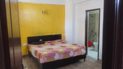 Bedroom Image of 900 Sq.ft 2 BHK Apartment / Flat for rent in Amrapali Zodiac, Sector 120 Noida for Rs. 32000