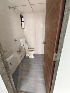 Bathroom Image of 1650 Sq.ft 3 BHK Apartment / Flat for rent in Oculus Navkar Heights, Ognaj Ahmedabad for Rs. 23000