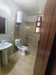 Bathroom Image of 1472 Sq.ft 3 BHK Apartment / Flat for rent in JM Orchid, Sector 76 Noida for Rs. 36000