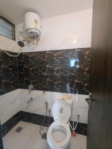 Bathroom Image of 1200 Sq.ft 2 BHK Apartment / Flat for rent in Dream New Race Course, Pipliya Kumar Indore for Rs. 25000