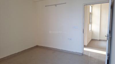 Bedroom Image of 700 Sq.ft 2 BHK Apartment / Flat for rent in Shree Vardhman Mantra, Sector 67 Gurgaon for Rs. 18000