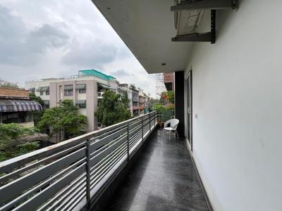 Balcony Image of 2250 Sq.ft 3 BHK Builder Floor for sale in South Extension II New Delhi for Rs. 71000000
