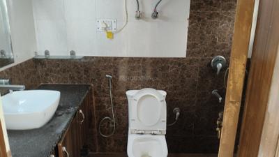 Image of 1750 Sq.ft 3 BHK Apartment / Flat for rent in Sector 23 Dwarka, New Delhi for Rs. 60000