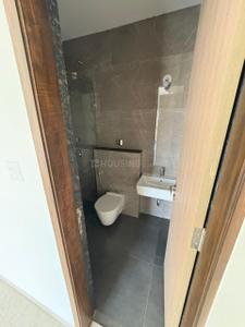 Bathroom Image of 2500 Sq.ft 4 BHK Apartment / Flat for sale in Nirman Vishnubaug, Shivaji Nagar Pune for Rs. 55000000