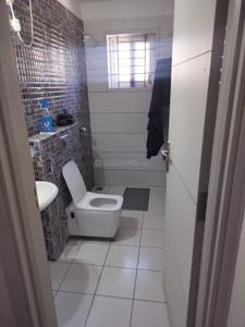 Bathroom Image of 1500 Sq.ft 2 BHK Builder Floor for rent in  Apollo DB City, Nipania Indore for Rs. 35000