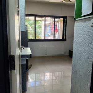 Kitchen Image of 700 Sq.ft 2 BHK Apartment / Flat for rent in Dahisar West Mumbai for Rs. 50000