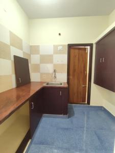 Kitchen Image of 685 Sq.ft 1 BHK Builder Floor for rent in Kasturi Nagar Bengaluru for Rs. 17500