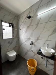 Image of 1500 Sq.ft 2 BHK Apartment / Flat for rent in Amrutdham, Nashik for Rs. 25000