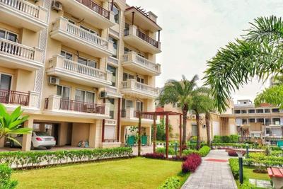 Image of 1450 Sq.ft 3 BHK Builder Floor for sale in Imperial Apartments, Kishanpura, Zirakpur for Rs. 9490000