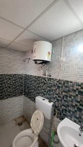 Bathroom Image of 800 Sq.ft 2 BHK Apartment / Flat for rent in Signature Global Andour Heights, Sector 71 Gurgaon for Rs. 25000
