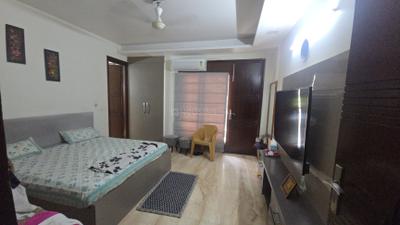 Bedroom Image of 2500 Sq.ft 4 BHK Builder Floor for sale in Rajouri Garden New Delhi for Rs. 40000000