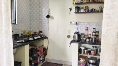 Kitchen Image of 600 Sq.ft 1 BHK Builder Floor for rent in Yemalur Bengaluru for Rs. 25000