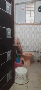 Bathroom Image of 400 Sq.ft 1 BHK Apartment / Flat for rent in Bangur Avenue Kolkata for Rs. 8000