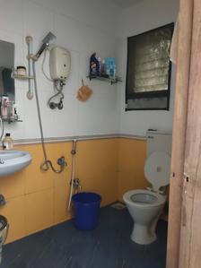Common Bathroom Image of 750 Sq.ft 2 BHK Apartment / Flat for sale in Powai Mumbai for Rs. 18500000
