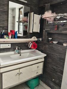 Bathroom Image of 700 Sq.ft 2 BHK Apartment / Flat for sale in Ashok Vihar Phase 3 Extension Gurgaon for Rs. 6000000