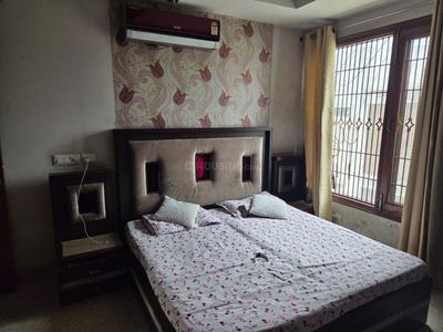 Bedroom Image of 1800 Sq.ft 3 BHK Builder Floor for sale in Jangpura New Delhi for Rs. 55000000