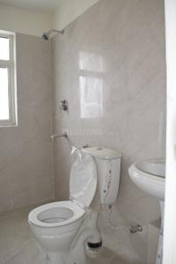 Bathroom Image of 425 Sq.ft 1 BHK Apartment / Flat for rent in Auric City Homes, Sector 82 Faridabad for Rs. 17000