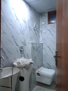 Common Bathroom Image of 1520 Sq.ft 3 BHK Apartment / Flat for sale in Sector 104 Noida for Rs. 7020000