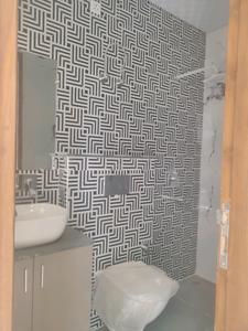 Bedroom One Image of 1400 Sq.ft 3 BHK Builder Floor for sale in Green Field Colony Faridabad for Rs. 14000000