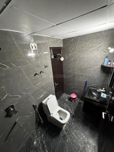 Bathroom Image of 1425 Sq.ft 2.5 BHK Apartment / Flat for sale in Paramount Symphony, Crossings Republik Ghaziabad for Rs. 8200000