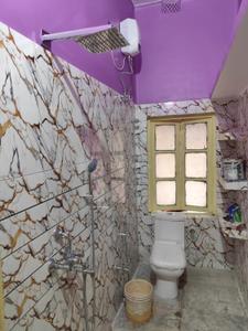 Bathroom Image of 485 Sq.ft 1 BHK Independent House for rent in Kankurgachi Kolkata for Rs. 14000