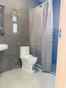 Bathroom Image of 3000 Sq.ft 1 BHK Independent House for rent in HUDA Plot Sector 38, Sector 38 Gurgaon for Rs. 35000