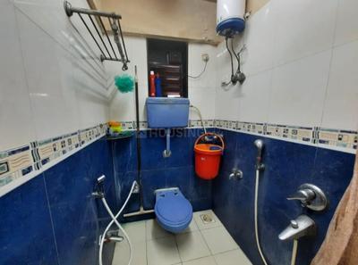 Bathroom Image of 1050 Sq.ft 3 BHK Apartment / Flat for sale in Andheri West Mumbai for Rs. 29000000