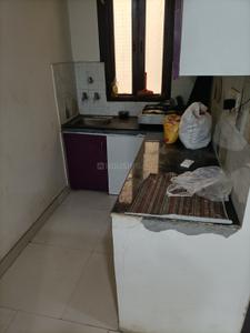 Kitchen Image of 800 Sq.ft 2 BHK Builder Floor for rent in Preet Vihar New Delhi for Rs. 25000