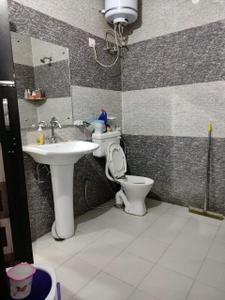 Bathroom Image of 1700 Sq.ft 3 BHK Independent House for rent in Sector 7 Gurgaon for Rs. 35000