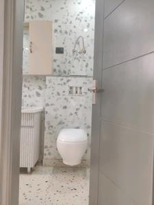 Common Bathroom Image of 2250 Sq.ft 4 BHK Builder Floor for sale in Sector 86 Faridabad for Rs. 20500000