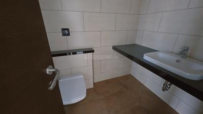 Bathroom Image of 2900 Sq.ft 4 BHK Apartment / Flat for sale in Sobha Marina One, Marine Drive Kochi for Rs. 47000000