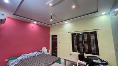 Bedroom Image of 1400 Sq.ft 2 BHK Builder Floor for rent in Vrindavan Yojana Lucknow for Rs. 12000