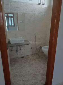 Bathroom Image of 1800 Sq.ft 3 BHK Apartment / Flat for rent in Awaleshpur Varanasi for Rs. 15000