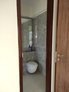 Bathroom Image of 928 Sq.ft 2 BHK Apartment / Flat for sale in The Atmosphere, Mulund West Mumbai for Rs. 18500000