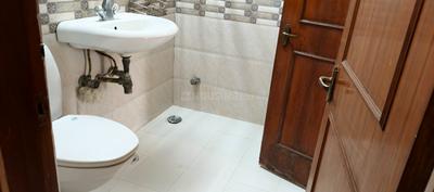Image of 1850 Sq.ft 3 BHK Apartment / Flat for rent in Sector 23 Dwarka, New Delhi for Rs. 40000