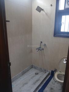 Bathroom Image of 1600 Sq.ft 3 BHK Independent House for rent in Nilgiri Apartments, Alaknanda New Delhi for Rs. 75000