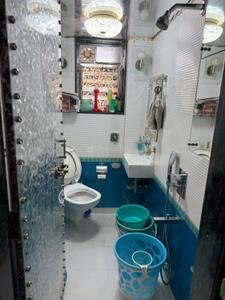 Bathroom Image of 600 Sq.ft 1.5 BHK Apartment / Flat for sale in Madanpura Mumbai for Rs. 17000000