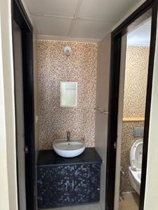 Bathroom Image of 638 Sq.ft 1 BHK Apartment / Flat for rent in Lodha Casa Bella, Usarghar Thane for Rs. 16000