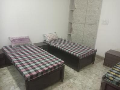 Bedroom Image of 250 Sq.ft 4 BHK Independent House for rent in Tajganj Agra for Rs. 10000