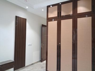 Bedroom Image of 1350 Sq.ft 3 BHK Builder Floor for rent in Paschim Vihar New Delhi for Rs. 60000