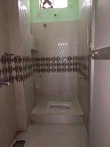 Common Bathroom Image of 500 Sq.ft 2 BHK Apartment / Flat for rent in Banjara Hills Hyderabad for Rs. 18000