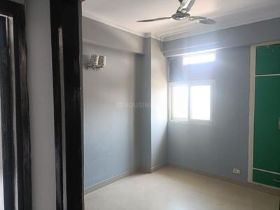 Bedroom Image of 950 Sq.ft 2.5 BHK Apartment / Flat for rent in Amrapali Castle, Chi V Greater Noida for Rs. 18000