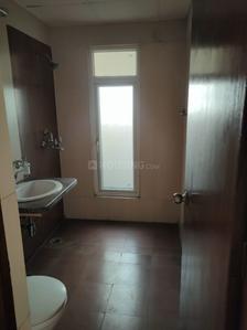 Bathroom Image of 1380 Sq.ft 3 BHK Apartment / Flat for sale in Mahagun Mirabella, Sector 79 Noida for Rs. 17000000